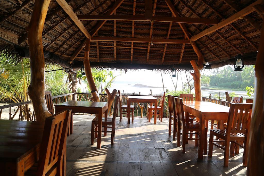 Lonely Beach Resort Тангалла Экстерьер фото