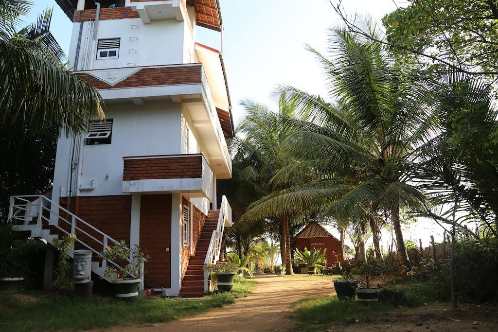 Lonely Beach Resort Тангалла Экстерьер фото