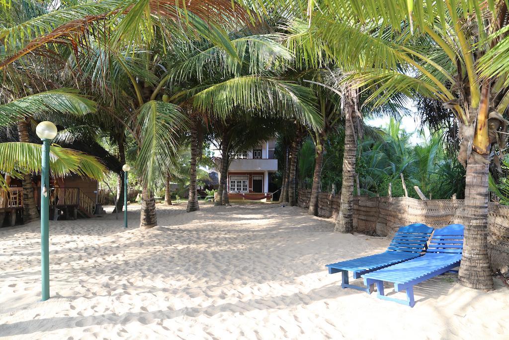 Lonely Beach Resort Тангалла Экстерьер фото