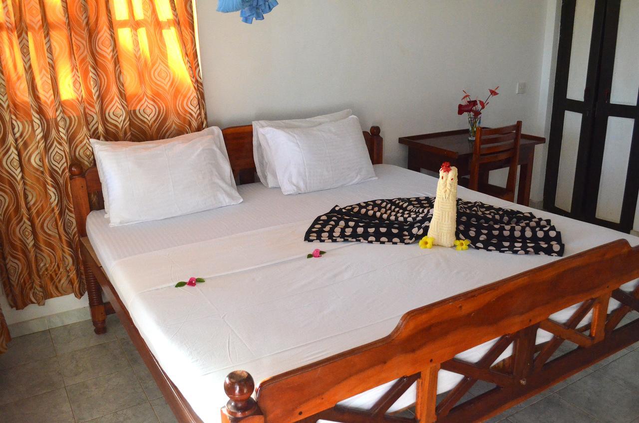Lonely Beach Resort Тангалла Экстерьер фото